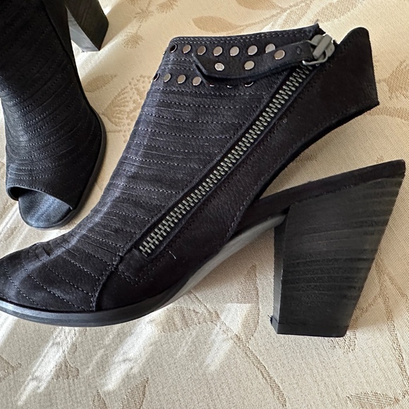 Paul Green Sydney Sandal Shoes, Studded, Never Worn - Picture 7 of 11